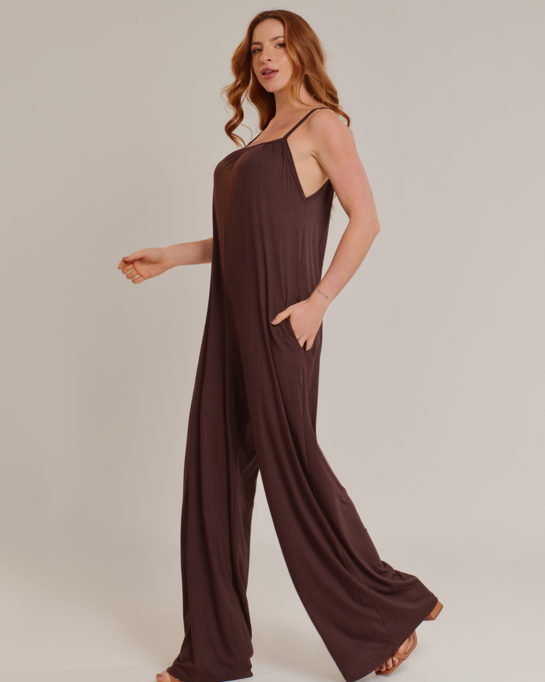 Macacão Alça Fina Feminino Elegante e Leve Marrom - ALYA