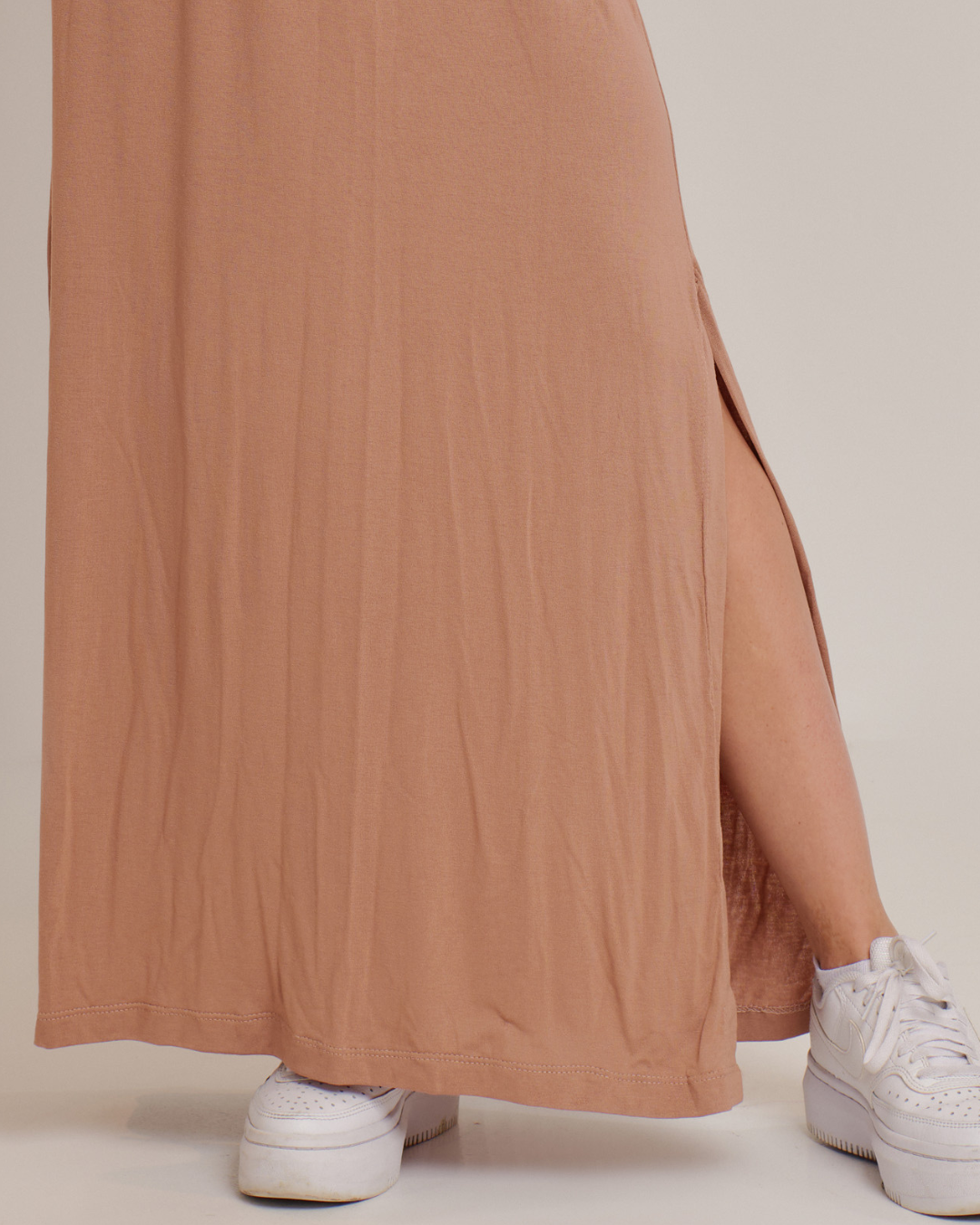 Vestido Feminino Confortável com Fenda e Cordão na Cintura - ALYA