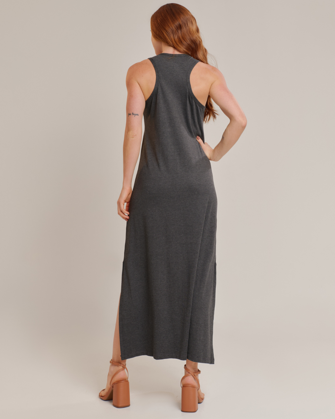 Vestido Casual Longo Feminino Regata com Fenda Lateral e Tecido Leve grafite - ALYA