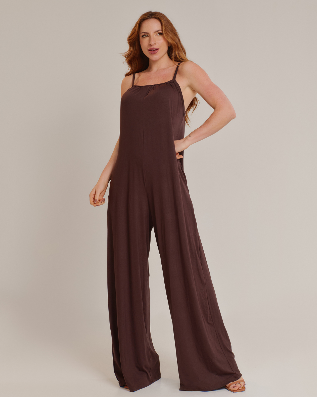 Macacão Alça Fina Feminino Elegante e Leve Marrom - ALYA