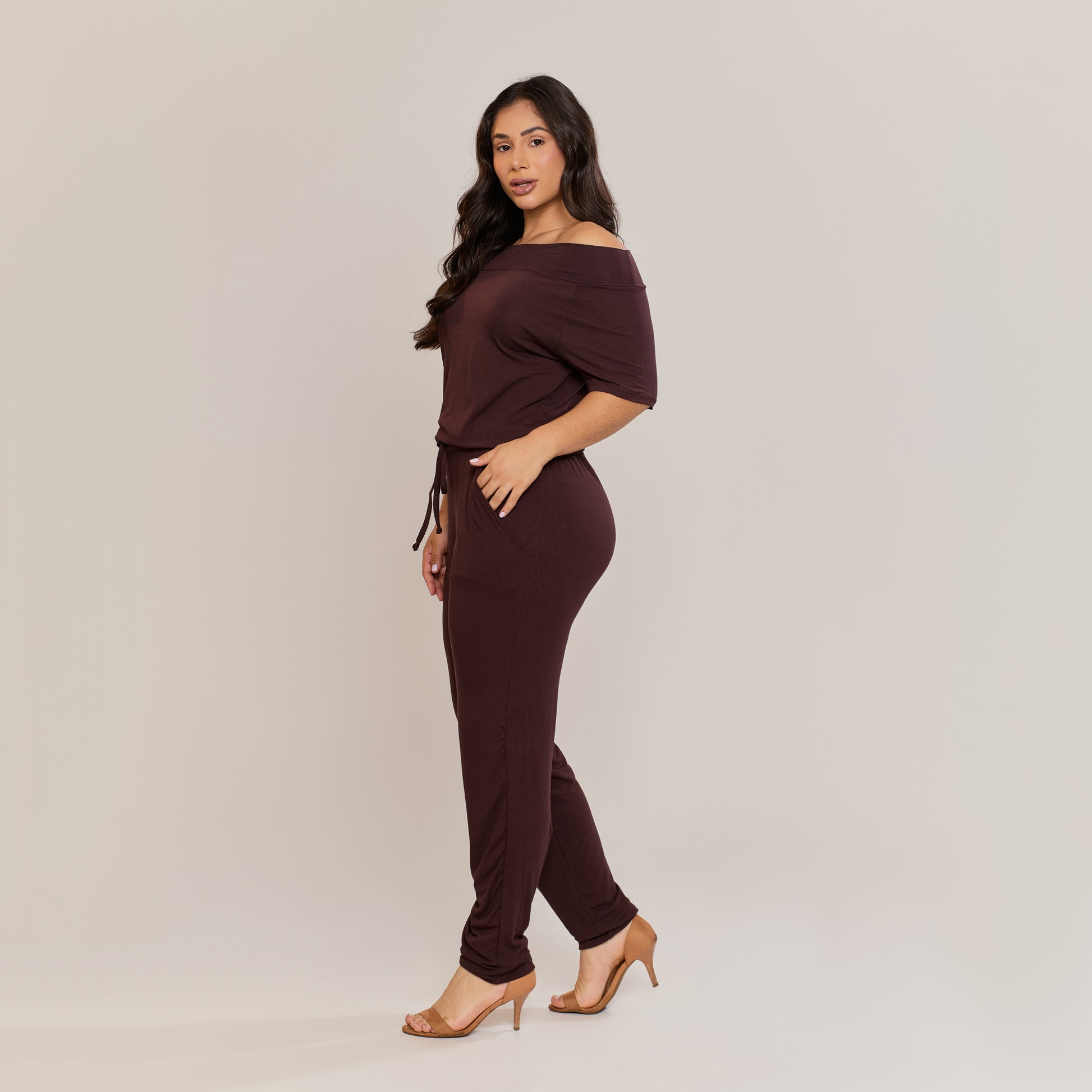 Macacão Feminino Capri Viscolycra Ombro a Ombro com Bolsos Ajuste na Cintura - ALYA
