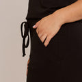 Macacão Feminino Capri Viscolycra Ombro a Ombro com Bolsos Ajuste na Cintura Preto - ALYA