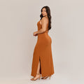 Vestido Longo Viscolycra Alça Fina com Fenda Lateral Feminino Caimento Reto Marrom - ALYA